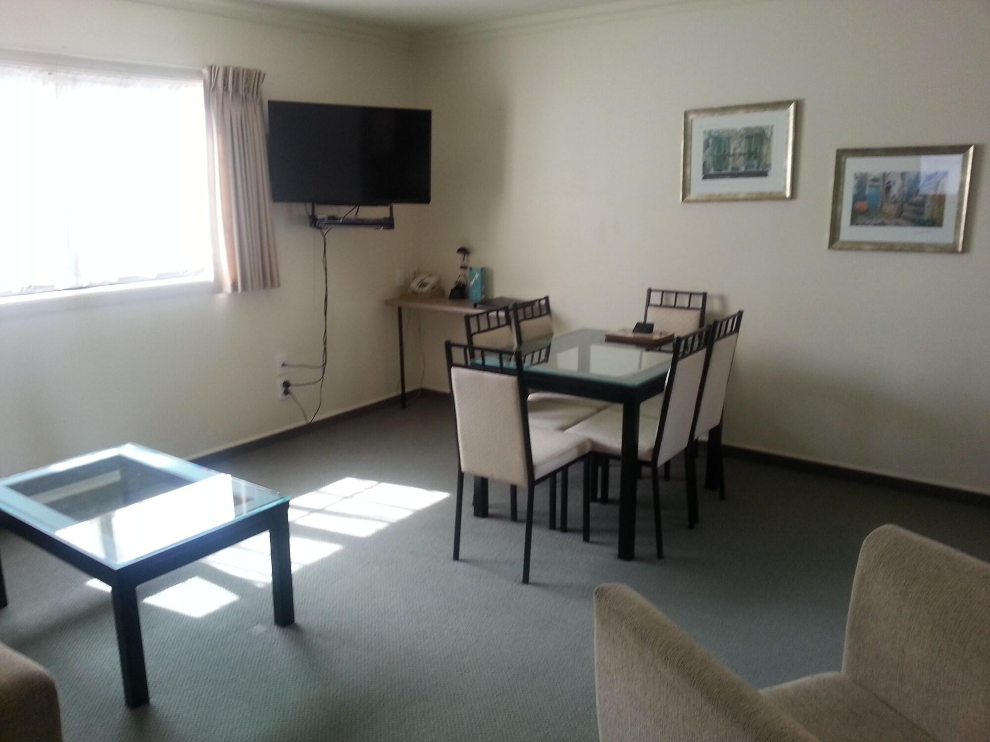 Stay 280 & Stay 284 Rotorua - Refurbished Modern Accommodation エクステリア 写真