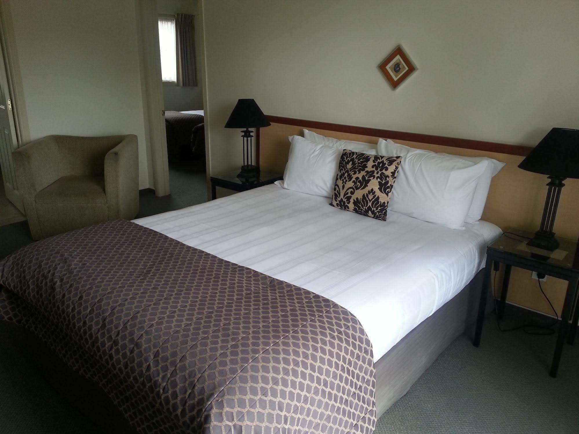 Stay 280 & Stay 284 Rotorua - Refurbished Modern Accommodation エクステリア 写真