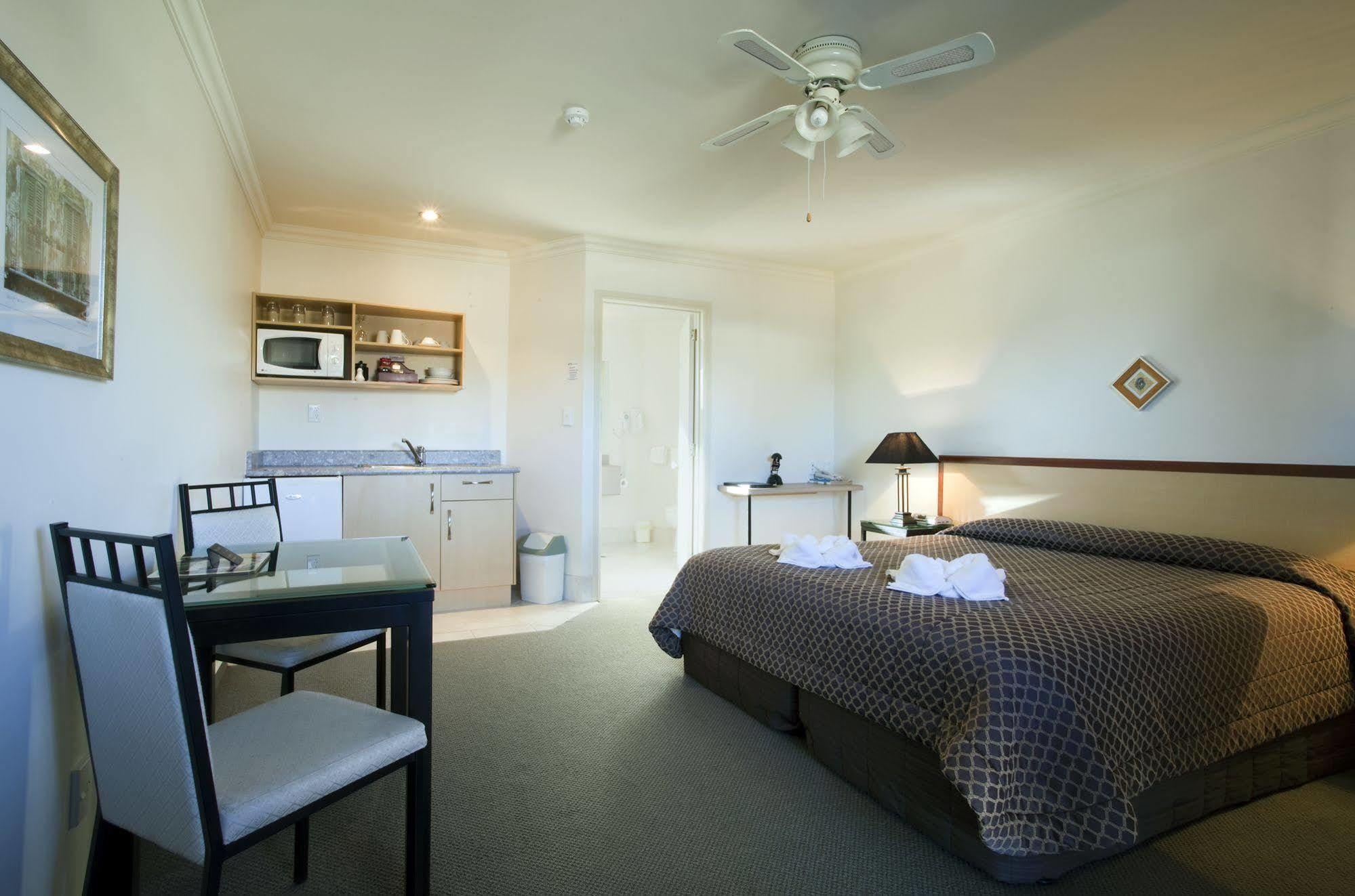Stay 280 & Stay 284 Rotorua - Refurbished Modern Accommodation エクステリア 写真
