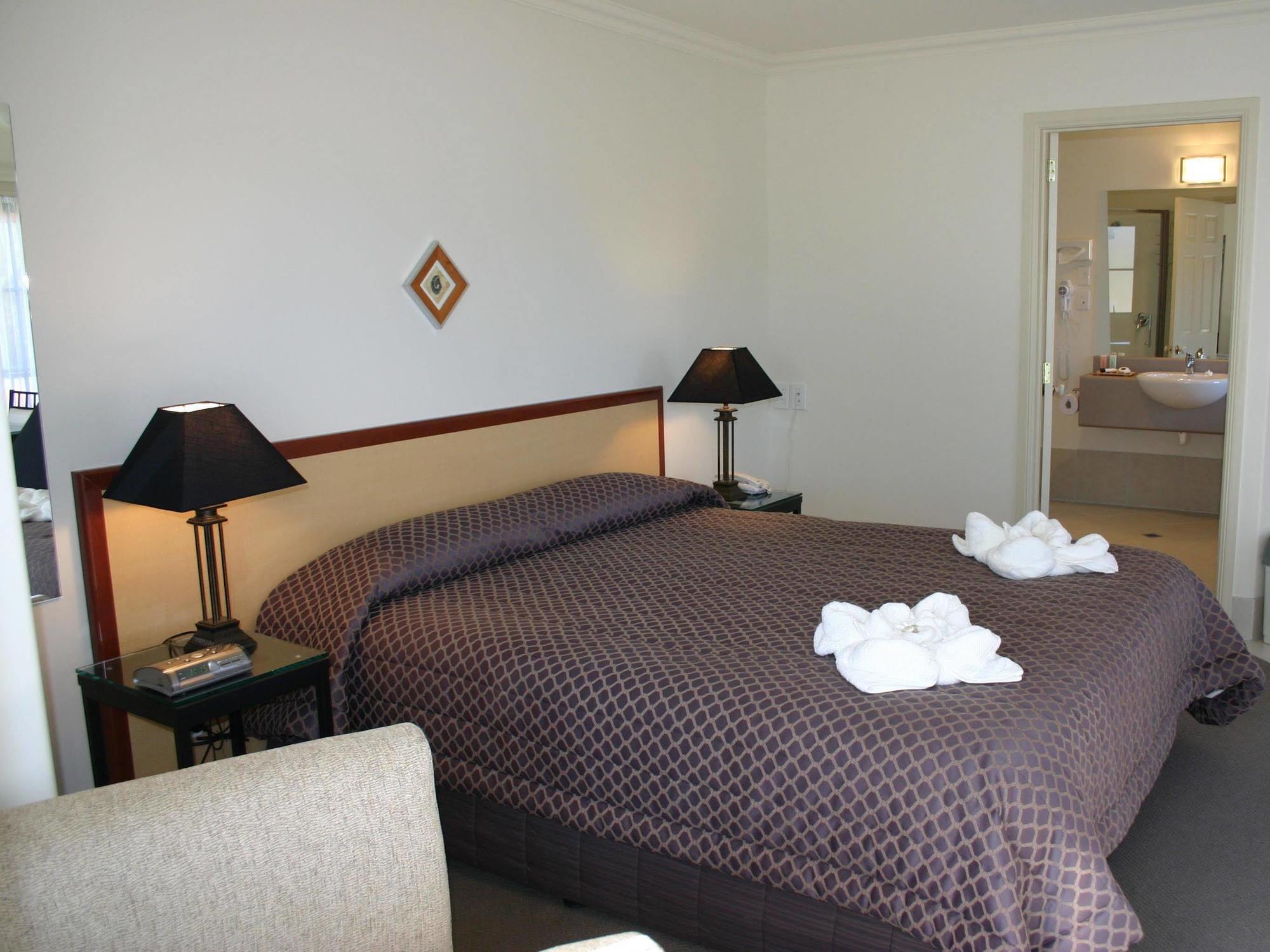 Stay 280 & Stay 284 Rotorua - Refurbished Modern Accommodation エクステリア 写真
